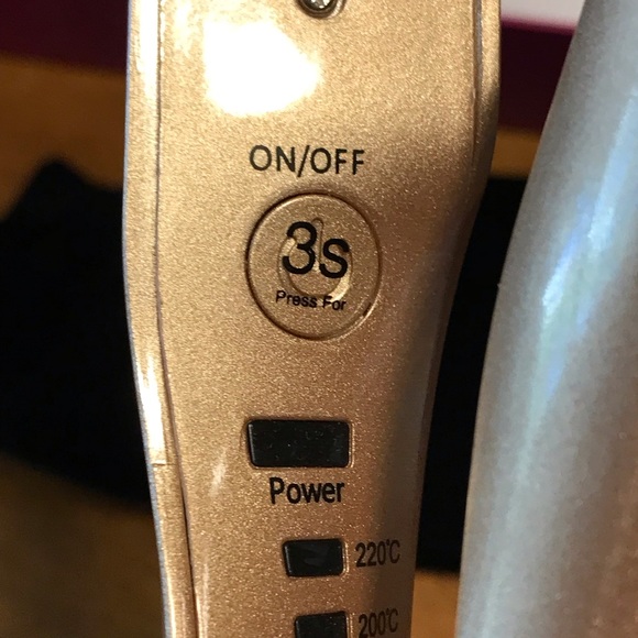 Landot Twist Curling Iron with glove & velvet bag - Picture 5 of 11